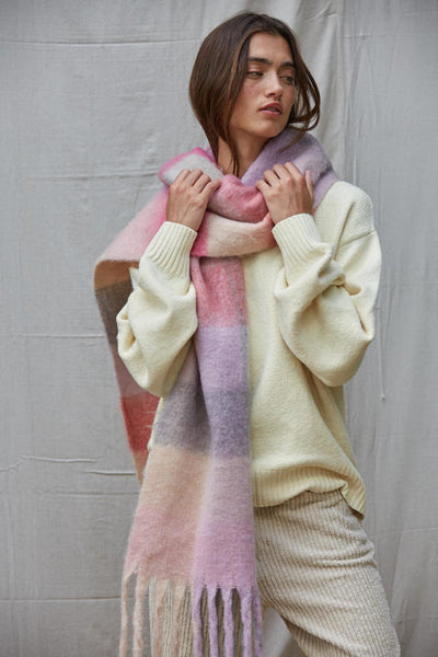 Knit Gingham Fringe Scarf